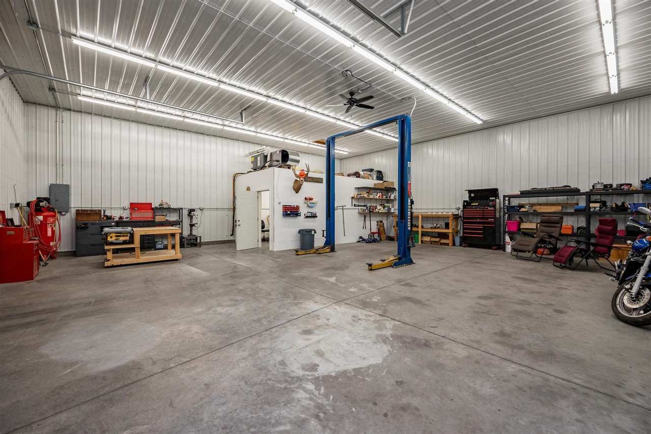1866 Bayfield Road Muscatine, IA 52761 - Photo 41 of 50 Gallery Image 41