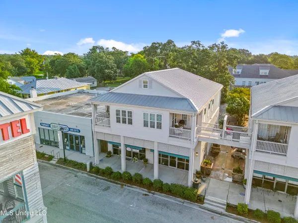 $327,500 | 116 Davis Avenue, Unit E, Pass Christian, MS 39571