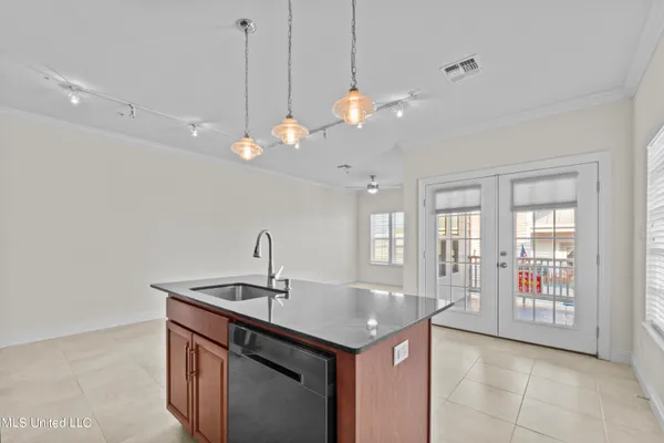 $327,500 | 116 Davis Avenue, Unit E, Pass Christian, MS 39571