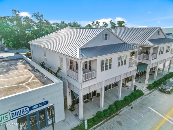 $327,500 | 116 Davis Avenue, Unit E, Pass Christian, MS 39571