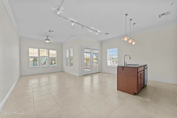 $327,500 | 116 Davis Avenue, Unit E, Pass Christian, MS 39571