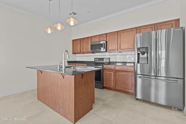 $327,500 | 116 Davis Avenue, Unit E, Pass Christian, MS 39571