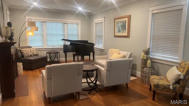 $749,900 | 7133 Washington Avenue, University City, MO 63130