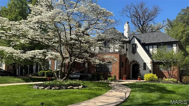 $749,900 | 7133 Washington Avenue, University City, MO 63130