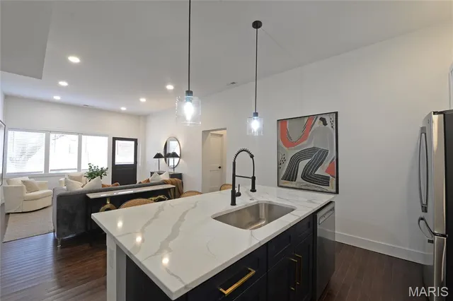 $1,740 | 3186 Oak Hill Avenue, St. Louis, MO 63116