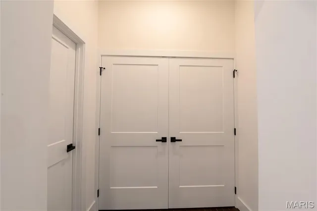 $1,740 | 3186 Oak Hill Avenue, St. Louis, MO 63116