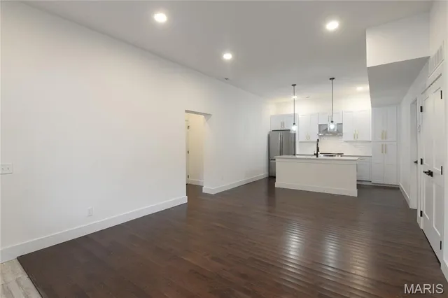 $1,740 | 3186 Oak Hill Avenue, St. Louis, MO 63116