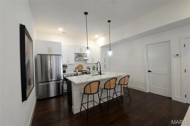 $1,740 | 3186 Oak Hill Avenue, St. Louis, MO 63116