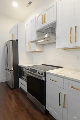 $1,740 | 3186 Oak Hill Avenue, St. Louis, MO 63116