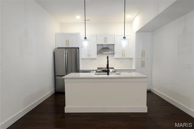 $1,740 | 3186 Oak Hill Avenue, St. Louis, MO 63116