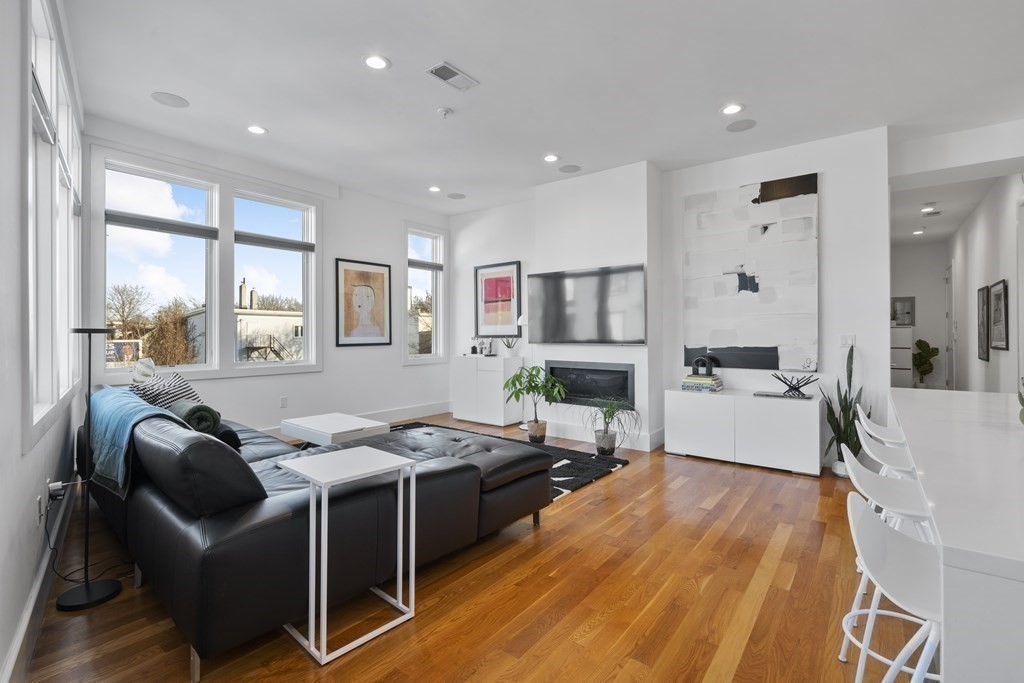 5 Mohawk Street, Unit 5 Boston, MA 02127 - Photo 7 of 22