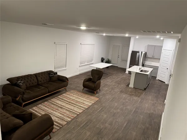 $2,600 | 204 James River Drive, Hutto, TX 78634