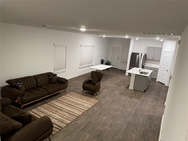 $2,600 | 204 James River Drive, Hutto, TX 78634