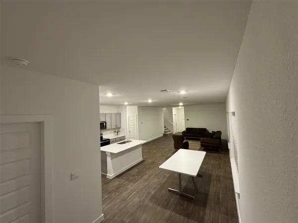 $2,600 | 204 James River Drive, Hutto, TX 78634