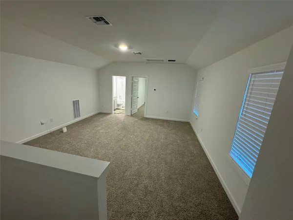 $2,600 | 204 James River Drive, Hutto, TX 78634