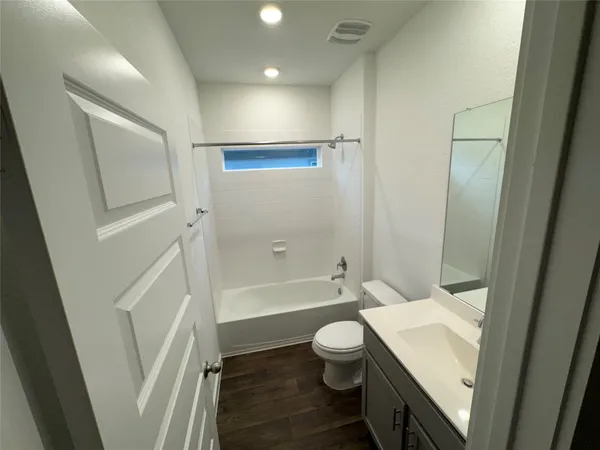 $2,600 | 204 James River Drive, Hutto, TX 78634