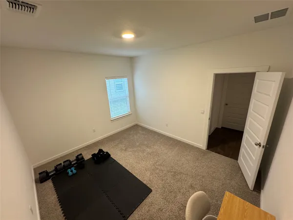 $2,600 | 204 James River Drive, Hutto, TX 78634
