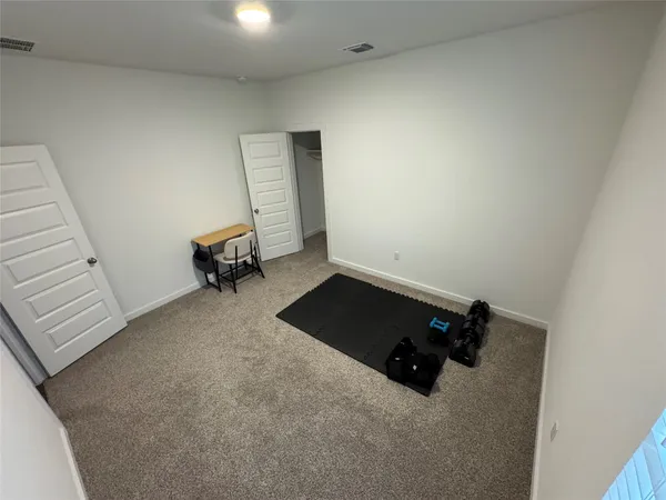$2,600 | 204 James River Drive, Hutto, TX 78634