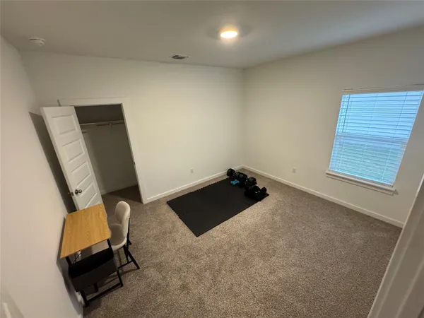 $2,600 | 204 James River Drive, Hutto, TX 78634