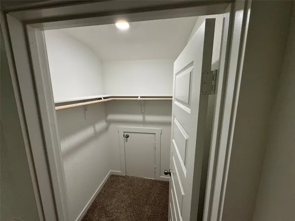 $2,600 | 204 James River Drive, Hutto, TX 78634