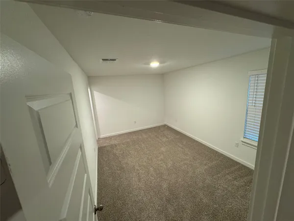 $2,600 | 204 James River Drive, Hutto, TX 78634