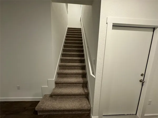 $2,600 | 204 James River Drive, Hutto, TX 78634