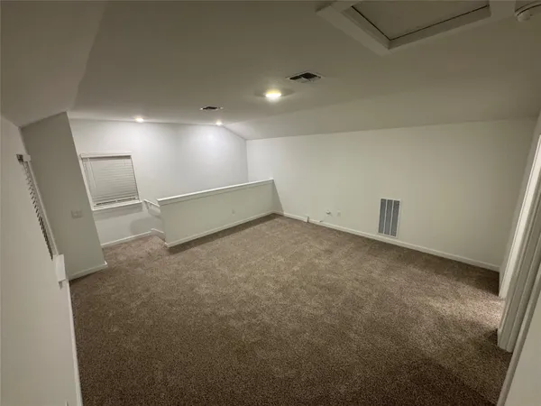 $2,600 | 204 James River Drive, Hutto, TX 78634