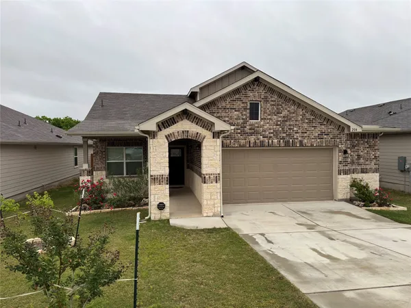 $2,600 | 204 James River Drive, Hutto, TX 78634