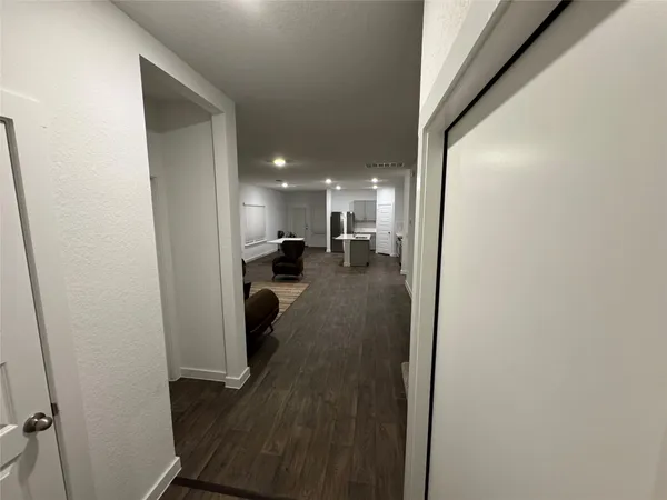 $2,600 | 204 James River Drive, Hutto, TX 78634