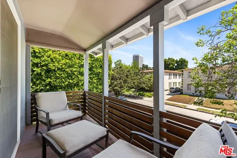 $1,895,000 | 825 South Stanley Avenue, Los Angeles, CA 90036