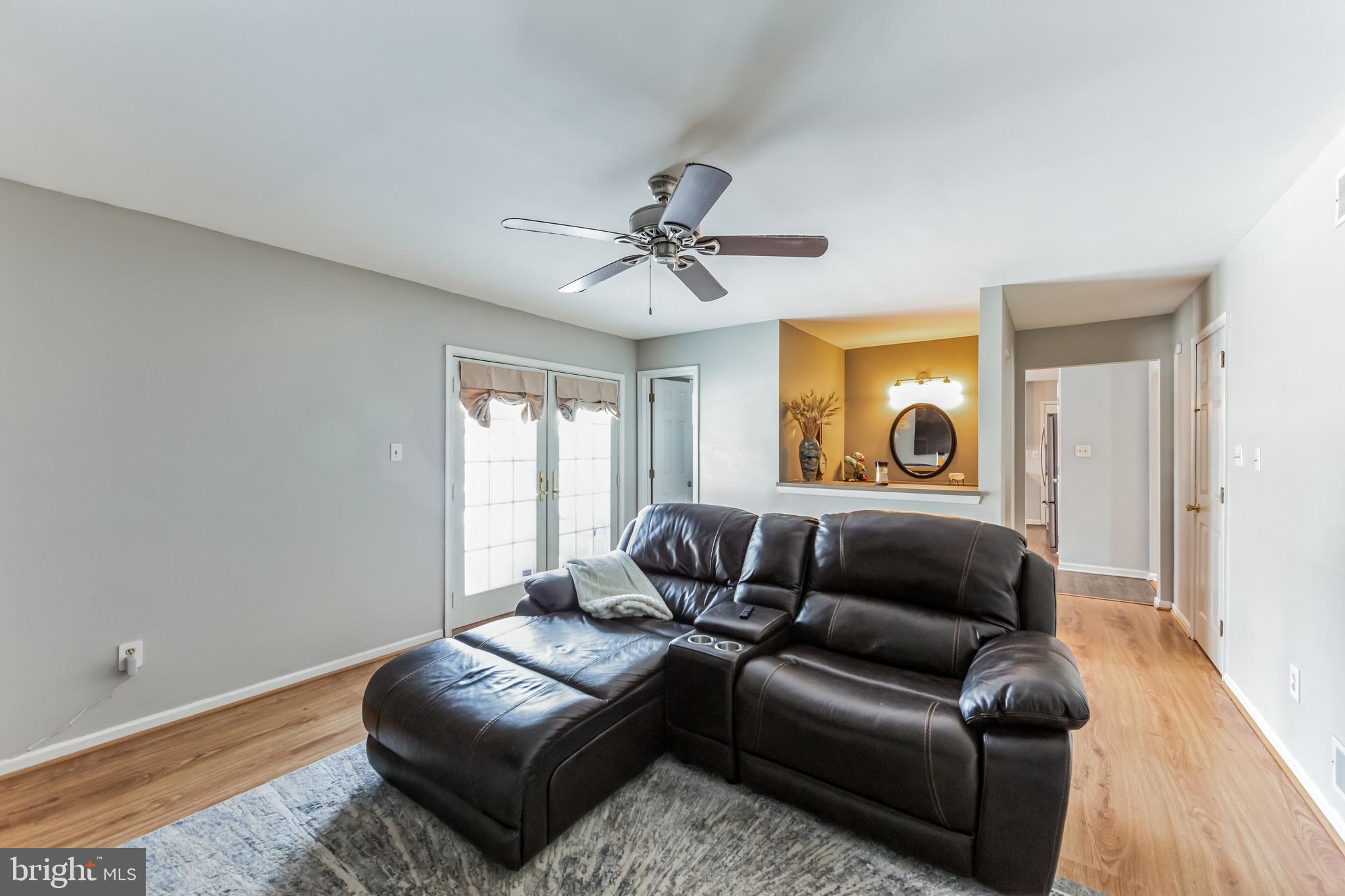 48 Danvers Circle Newark, DE 19702 - Photo 15 of 40 Family Room