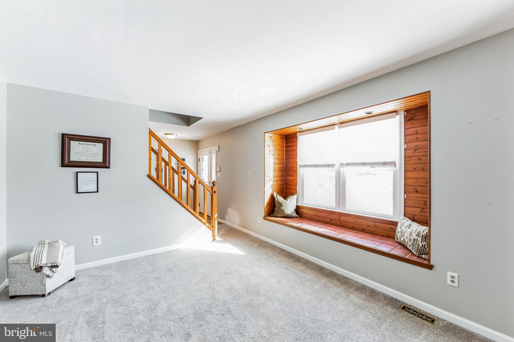 48 Danvers Circle Newark, DE 19702 - Photo 2 of 40 Living room