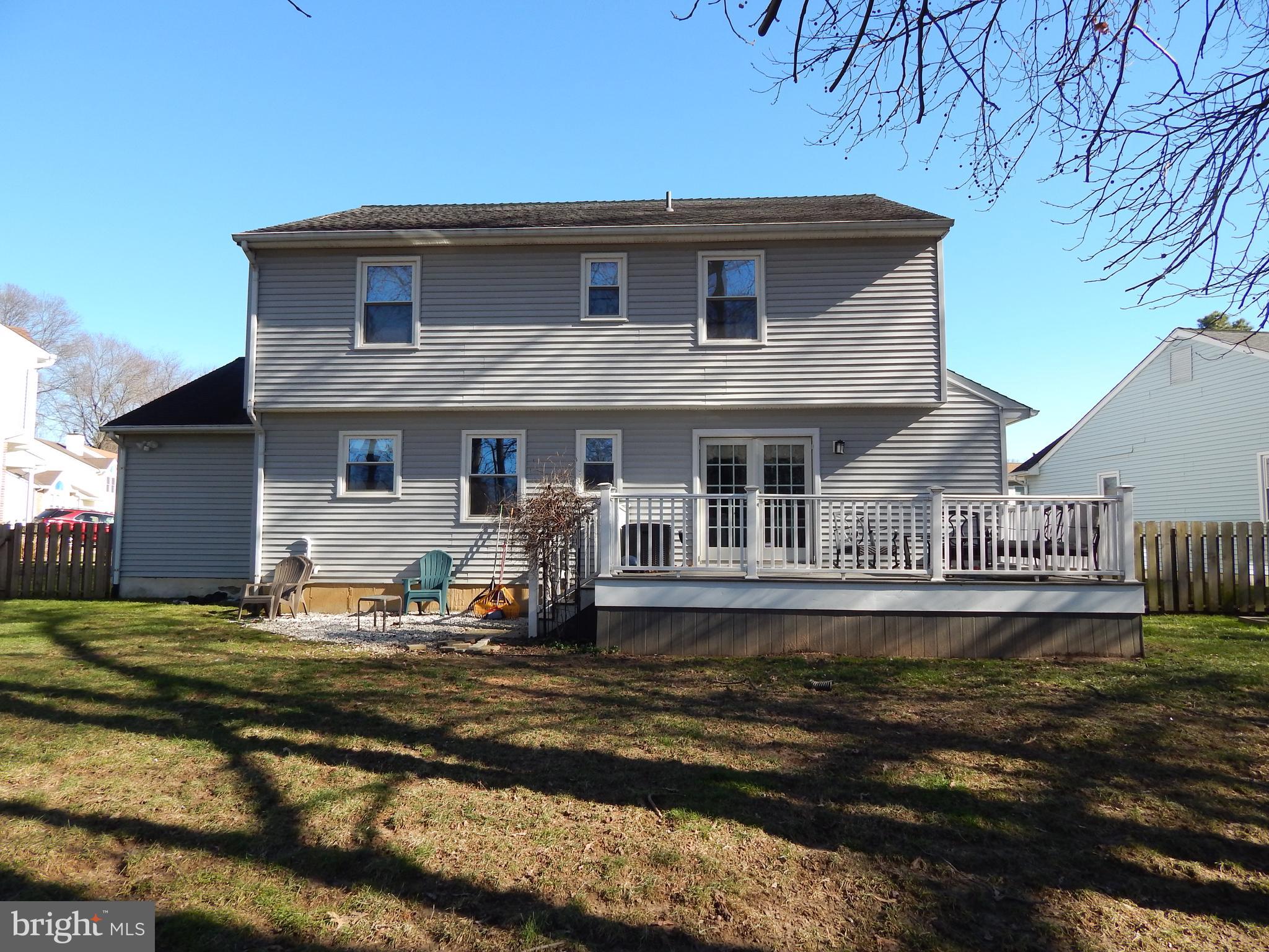 48 Danvers Circle Newark, DE 19702 - Photo 36 of 40 Back yard -Deck