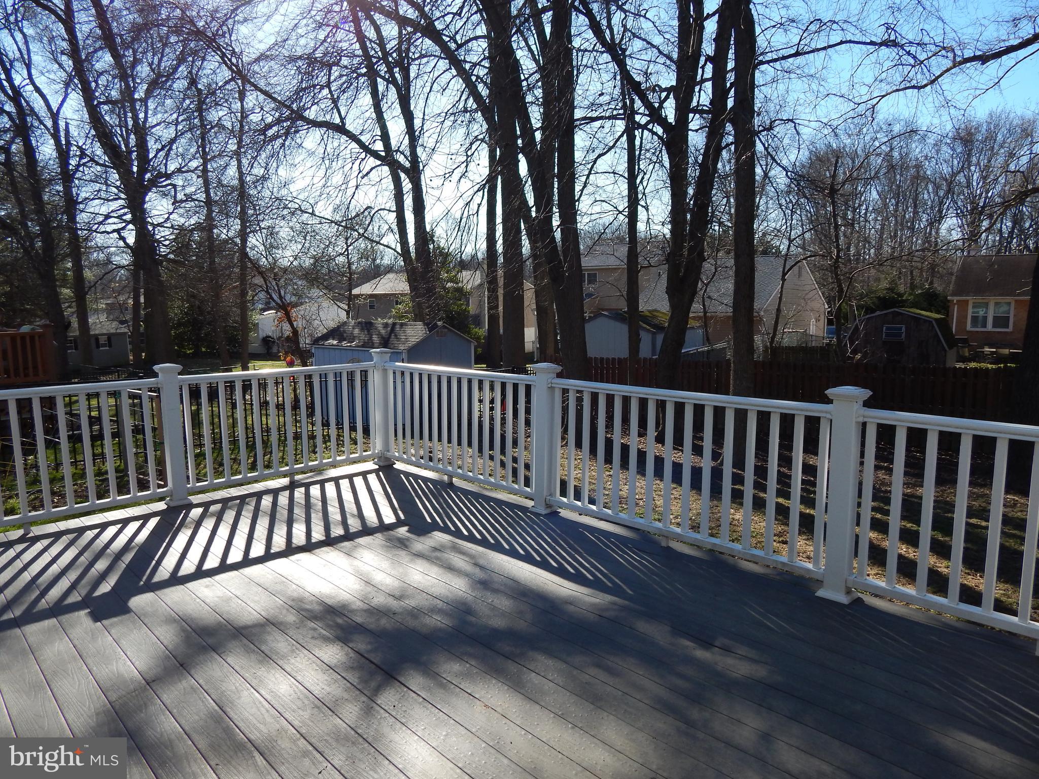 48 Danvers Circle Newark, DE 19702 - Photo 37 of 40 Composite Deck with vinyl rails