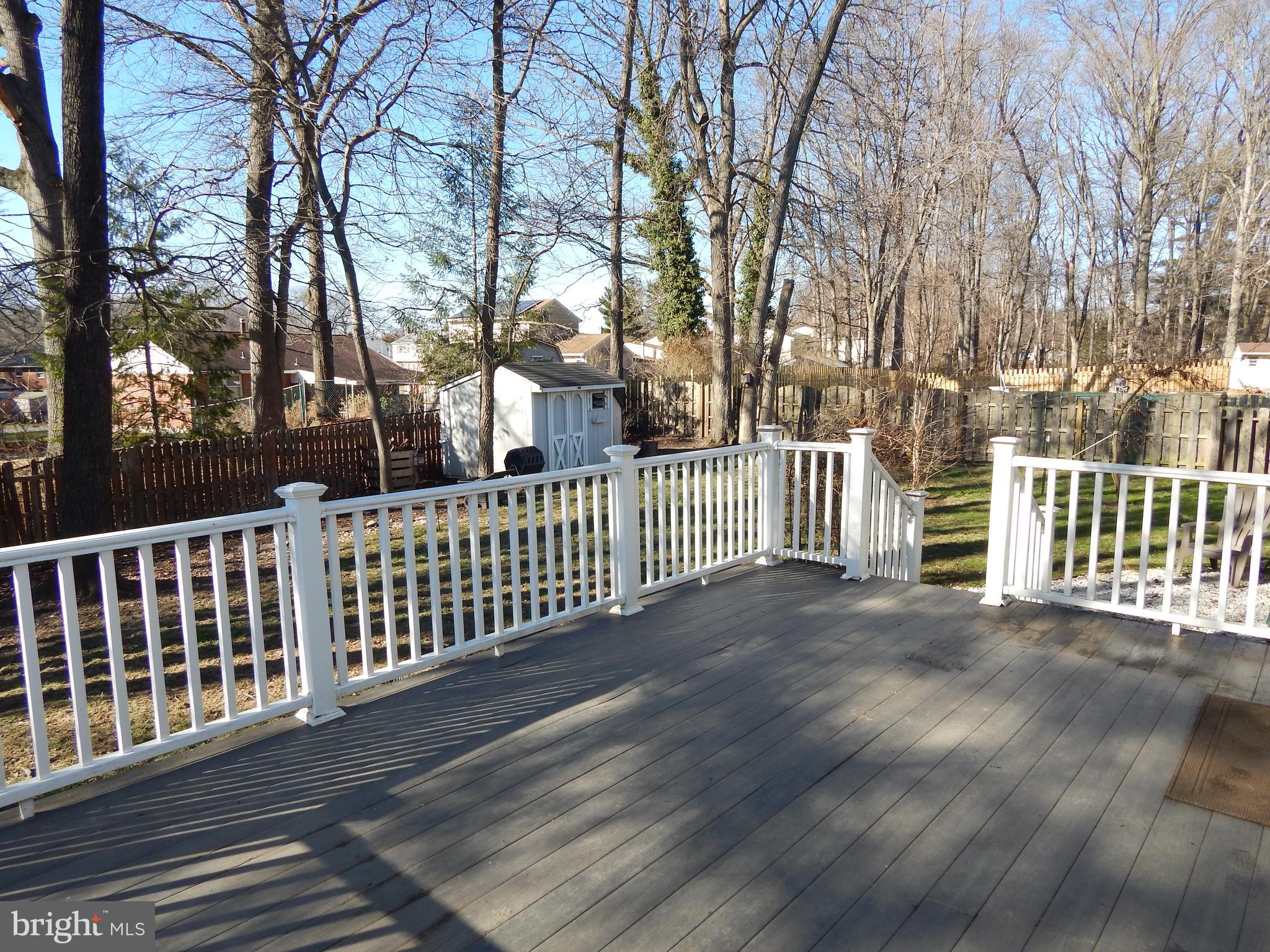 48 Danvers Circle Newark, DE 19702 - Photo 38 of 40 Composite Deck with vinyl rails