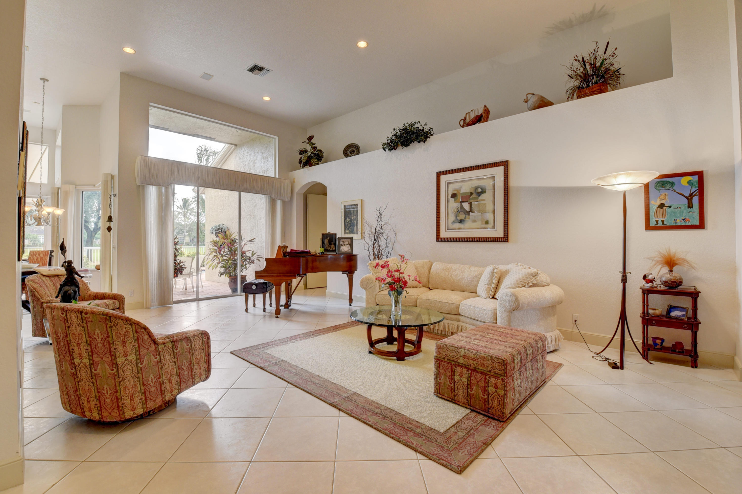4096 Briarcliff Circle Boca Raton, FL 33496 - Photo 7 of 26 Living Room