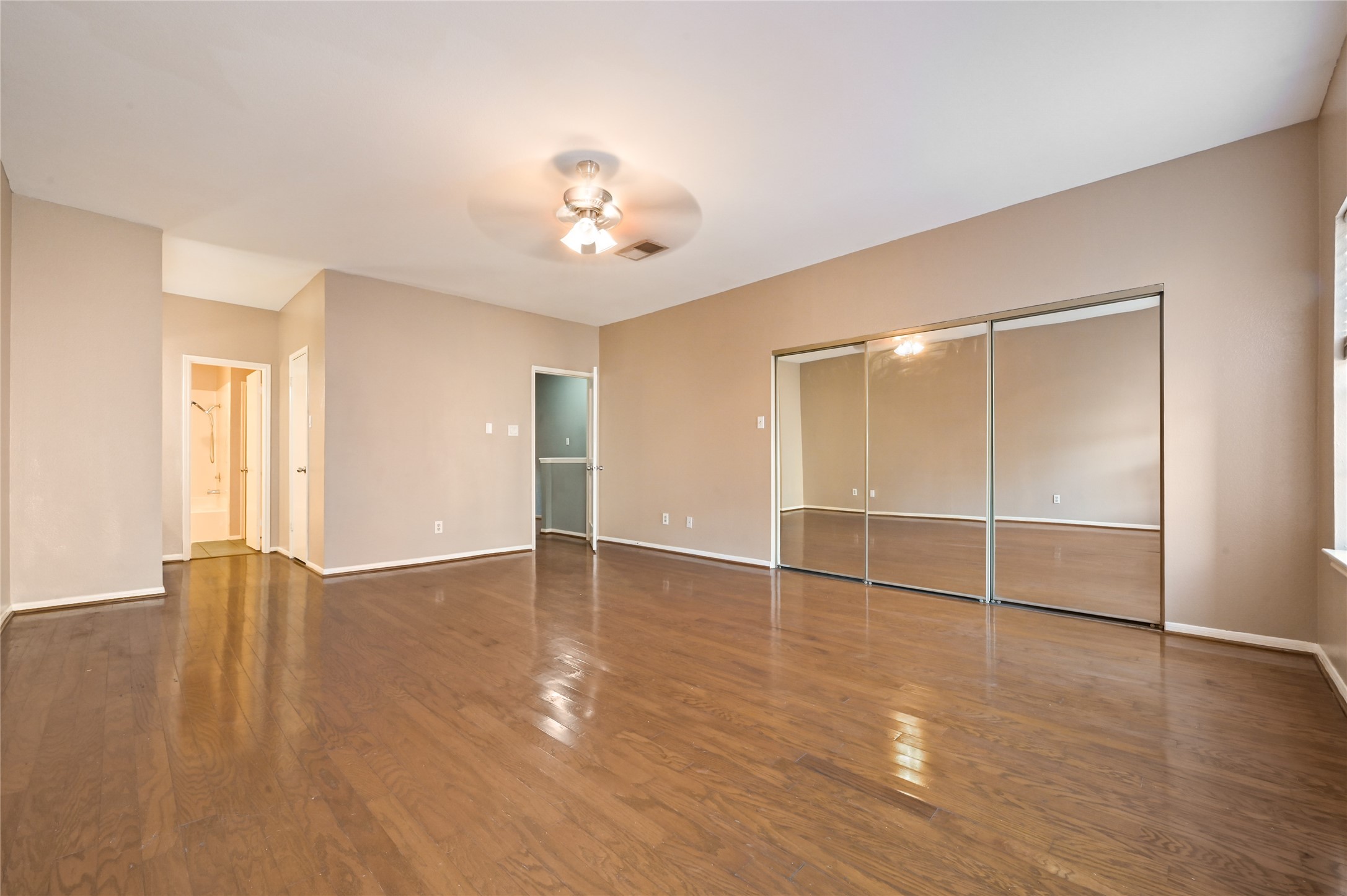 4001 Tanglewilde Street, Unit 404 Houston, TX 77063 - Photo 14 of 25