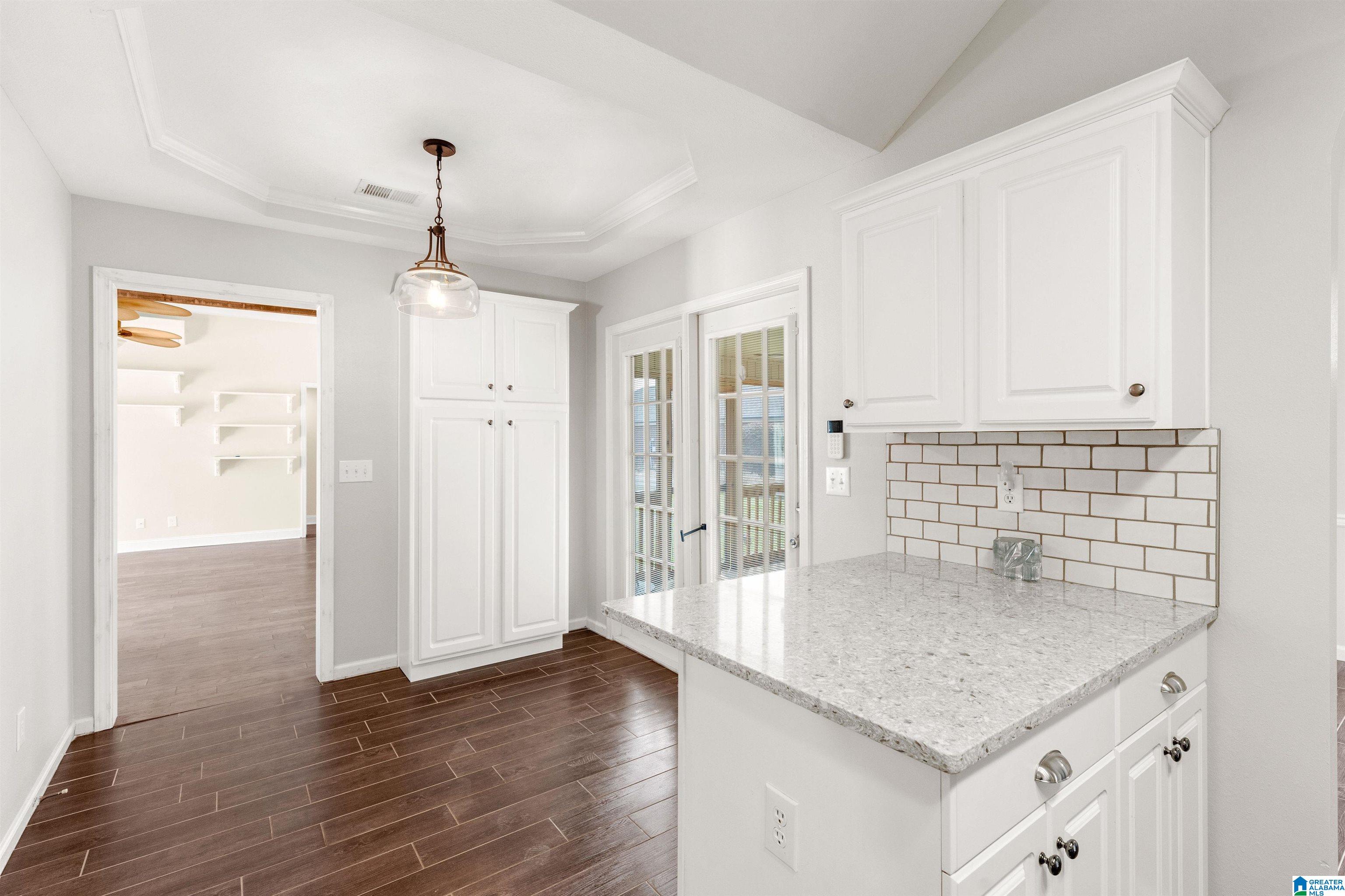 114 Horseshoe Circle Alabaster, AL 35007 - Photo 5 of 44