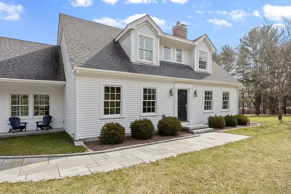 $2,795,000 | 7 Spring Lane, Hingham, MA 02043