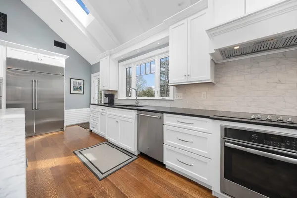 $2,795,000 | 7 Spring Lane, Hingham, MA 02043