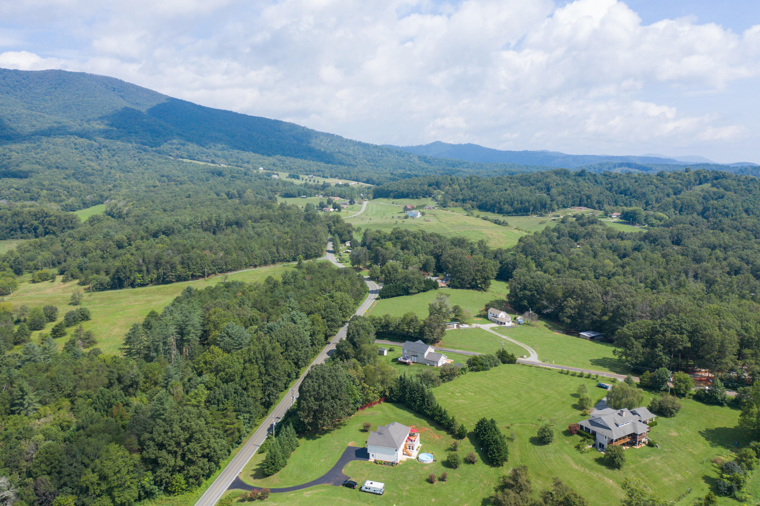 4510 Bethlehem Road Boones Mill, VA 24065 - Photo 41 of 48 an aerial view of a golf course with parking space
