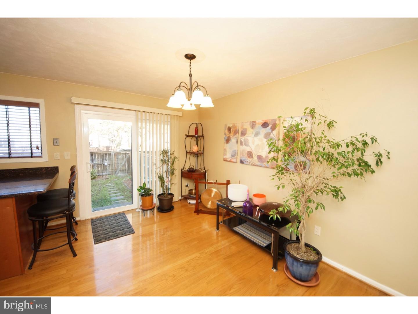 125 Probasco Road Hightstown, NJ 08520 - Photo 11 of 23 Living Room