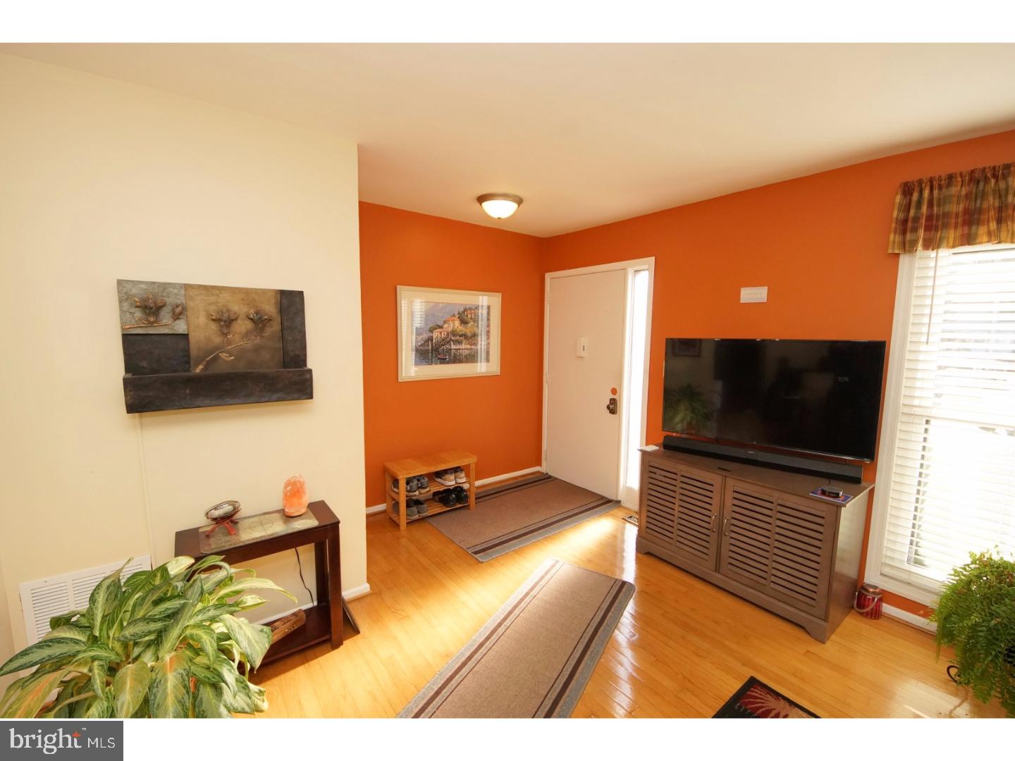125 Probasco Road Hightstown, NJ 08520 - Photo 7 of 23 Living Room