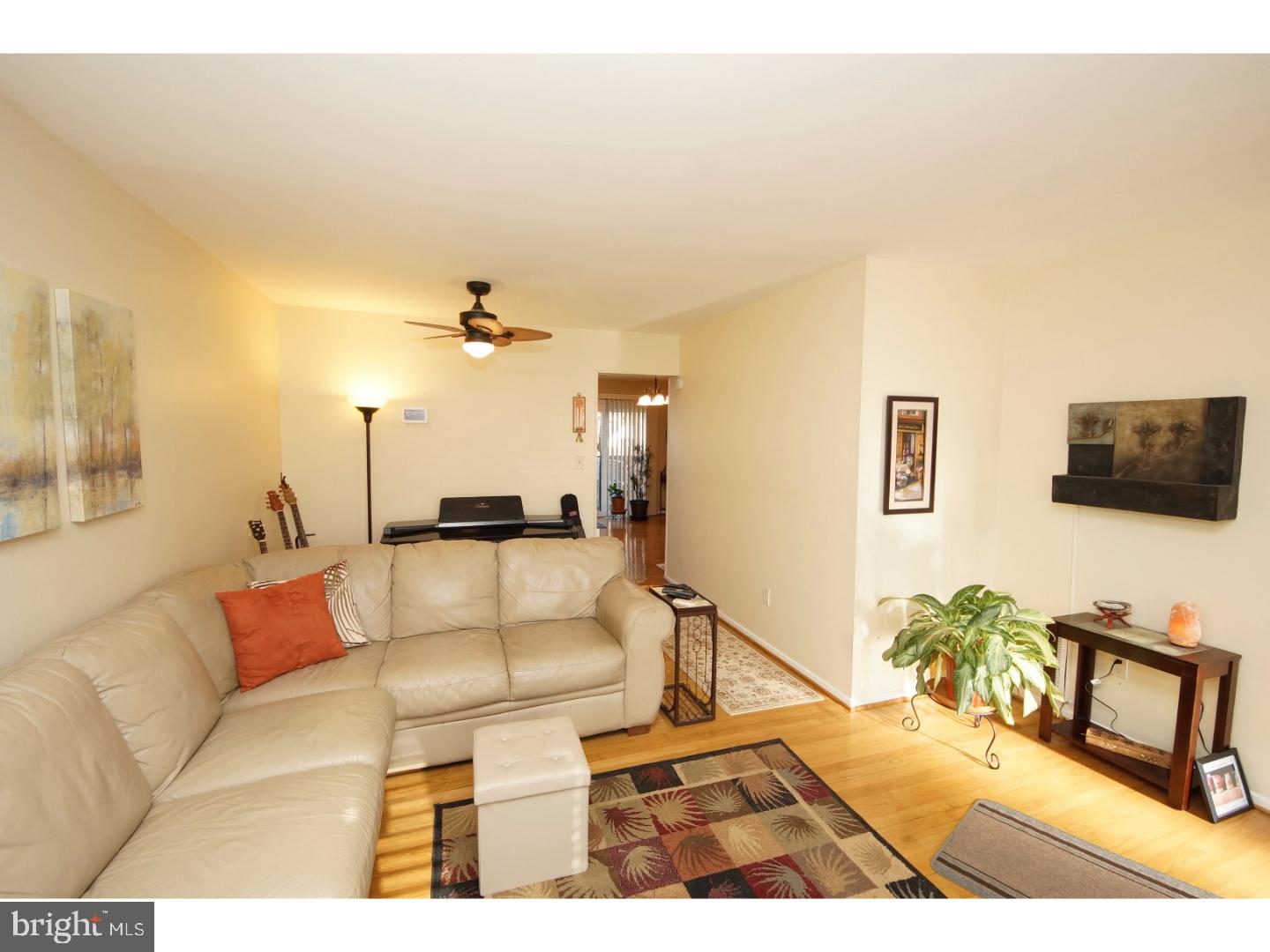 125 Probasco Road Hightstown, NJ 08520 - Photo 9 of 23 Living Room