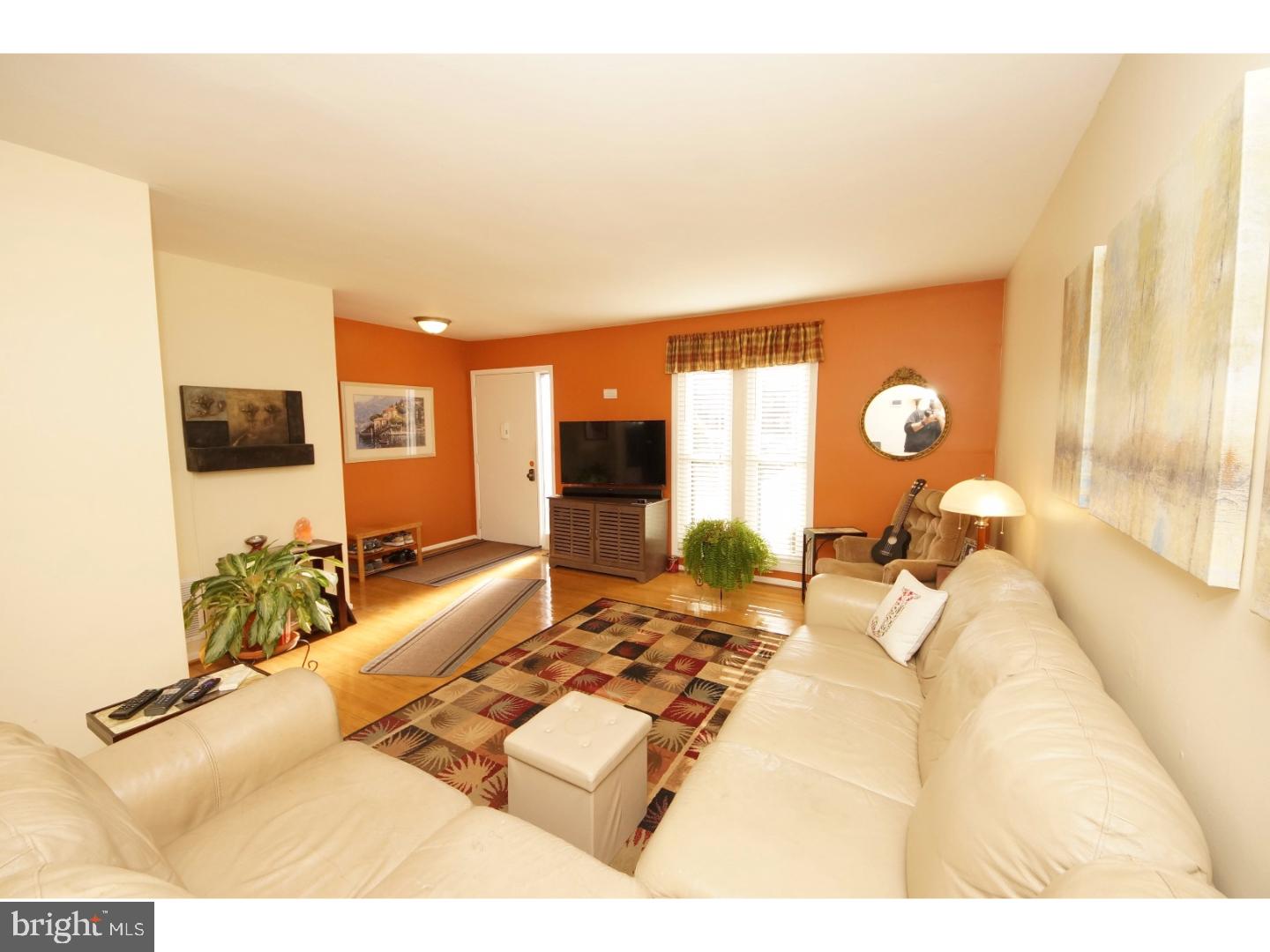 125 Probasco Road Hightstown, NJ 08520 - Photo 10 of 23 Living Room