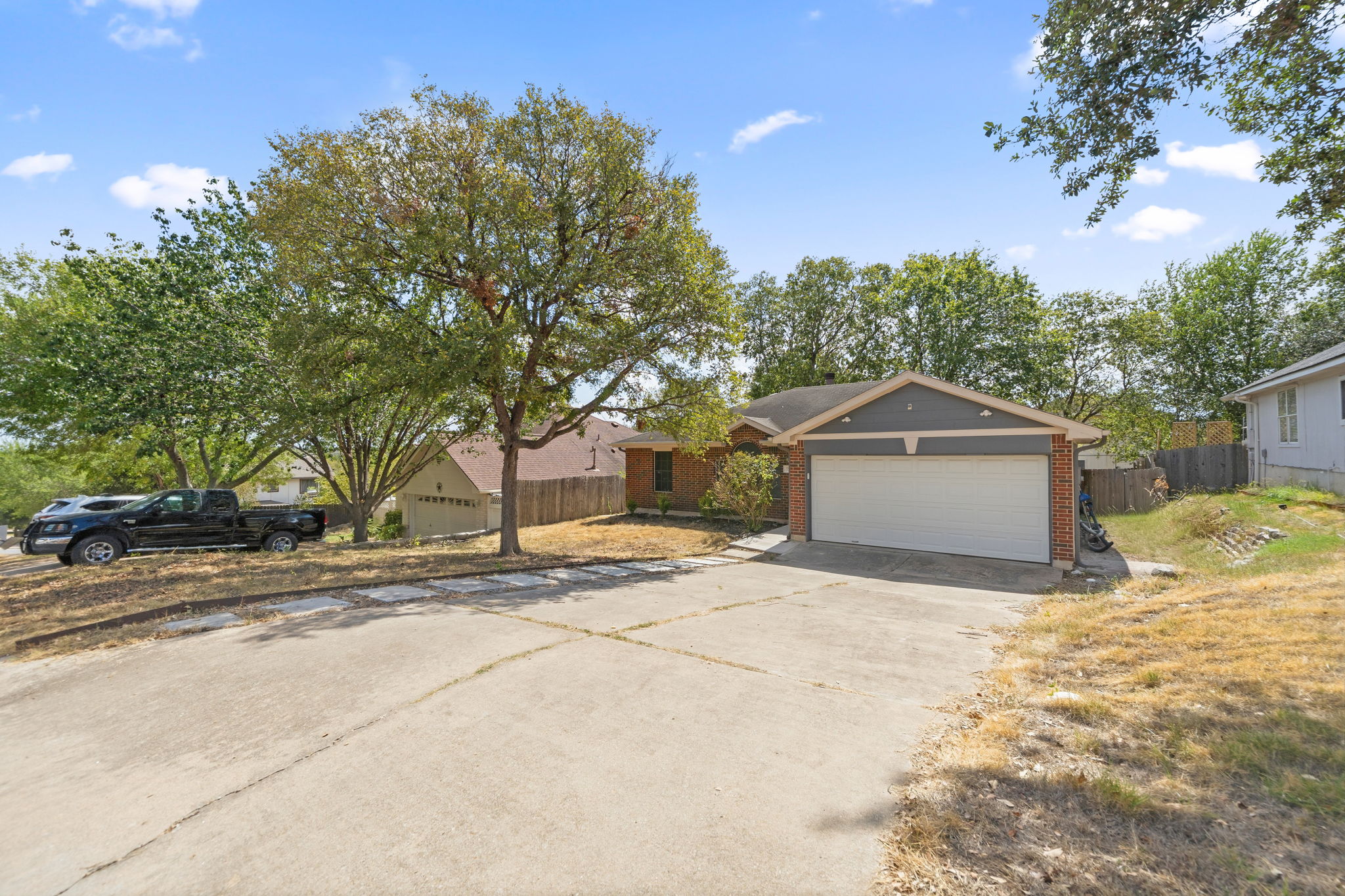 5505 Mesquite Grove Road Austin, TX 78744 - Photo 3 of 36 Gallery Image 3