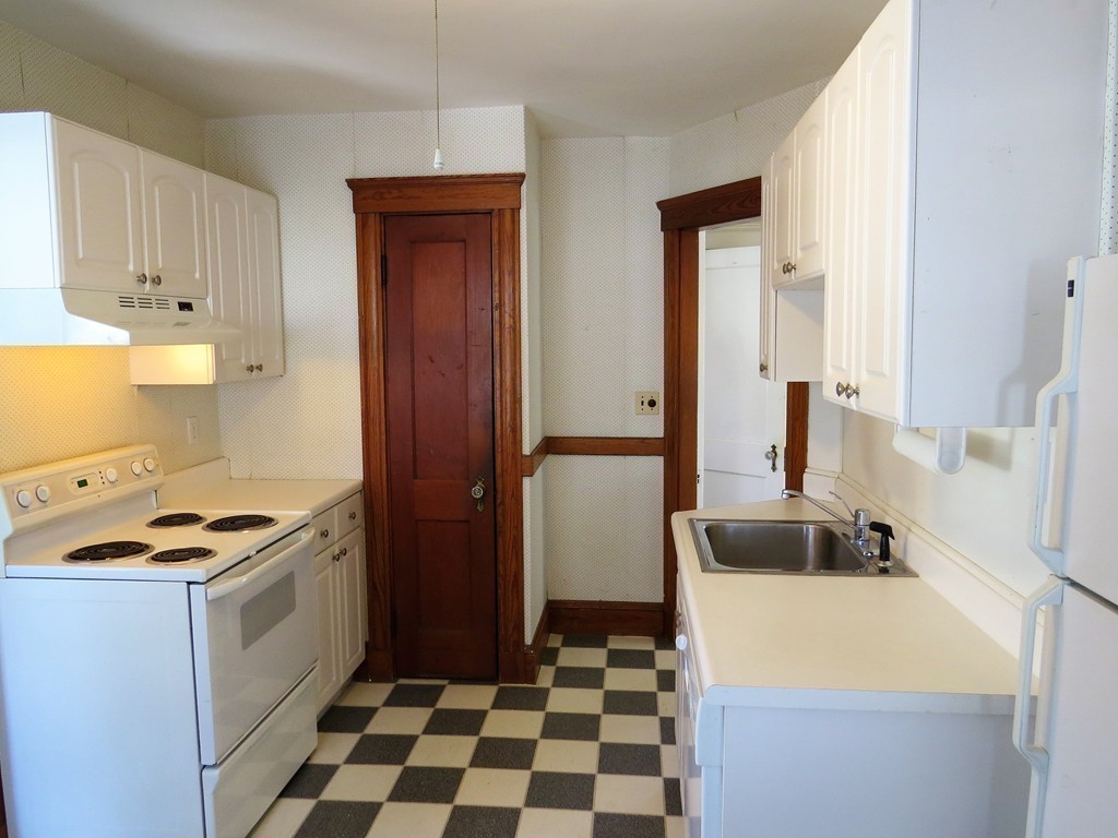 22 Shirley Road Waltham, MA 02452 - Photo 5 of 11 Gallery Image 5