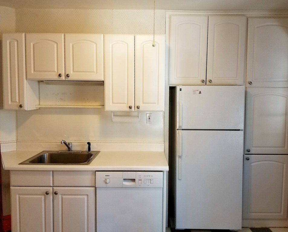 22 Shirley Road Waltham, MA 02452 - Photo 6 of 11 Gallery Image 6