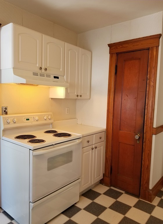 22 Shirley Road Waltham, MA 02452 - Photo 7 of 11 Gallery Image 7