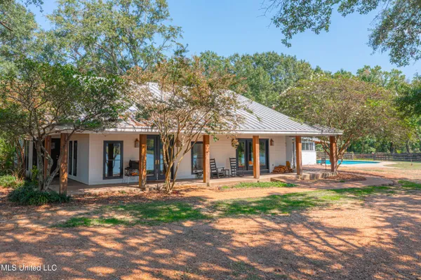 $1,089,000 | 295 Posey Lane, Vaughan, MS 39179